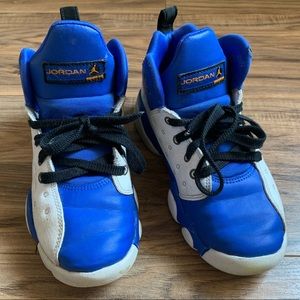 Jordan boy sneakers